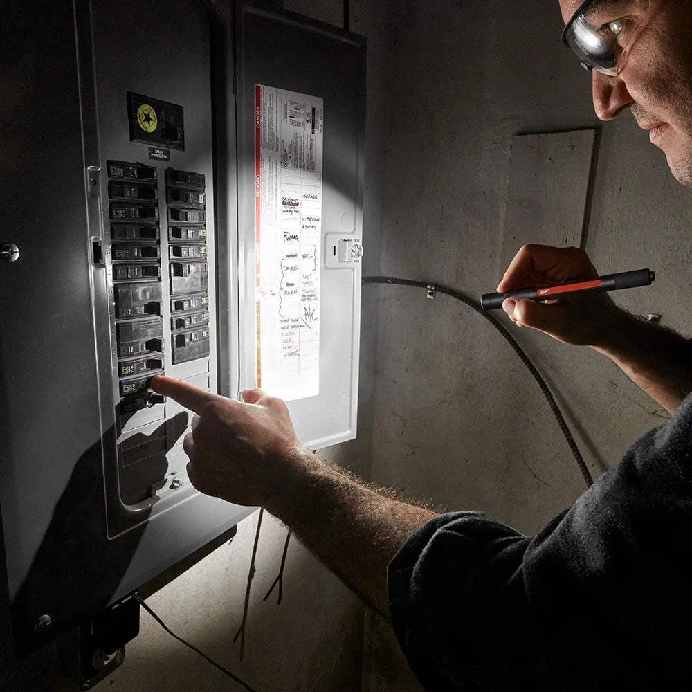 MILWAUKEE 250 Lumen Internal Rechargeable Penlight IRPL250 16 MILWAUKEE 250 Lumen Internal Rechargeable Penlight IRPL250 - Image 14