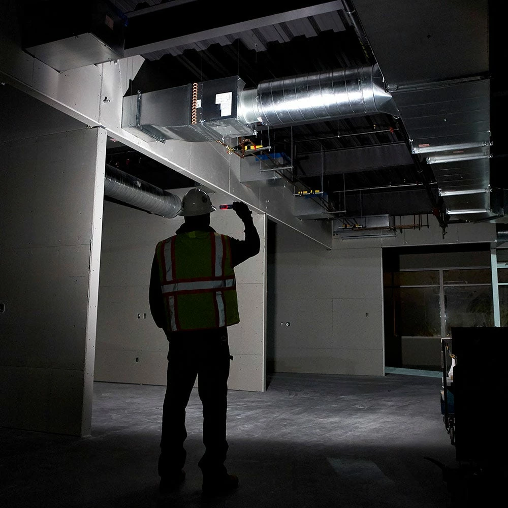 MILWAUKEE USB Rechargeable Pocket Flood Light Kit L4FL201 12 MILWAUKEE USB Rechargeable Pocket Flood Light Kit L4FL201 - Image 10