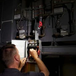 MILWAUKEE USB Rechargeable Pivoting Flashlight L4PWL201 -GORILLA SHOP unnamed file 465