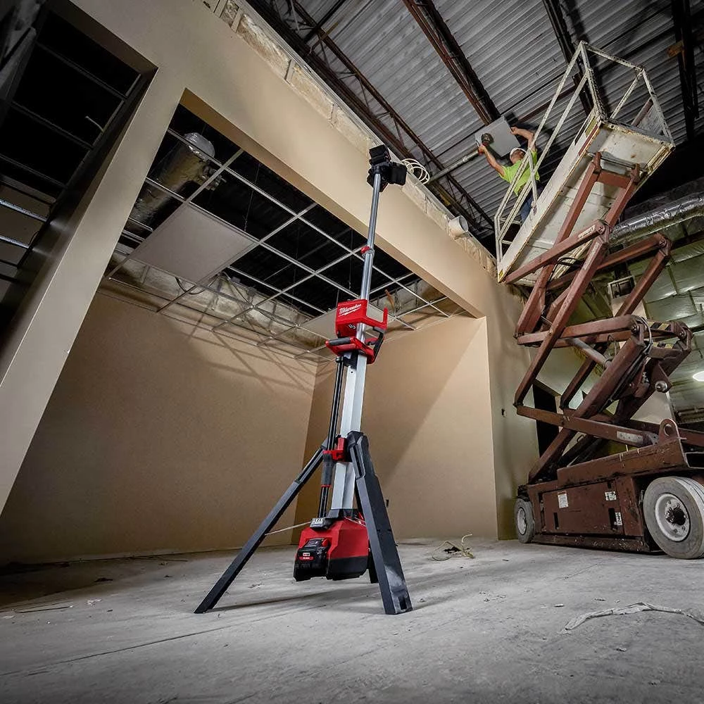 MILWAUKEE 18V/240V High Output Stand Area Light/Charger M18HOSALC-0 9 MILWAUKEE 18V/240V High Output Stand Area Light/Charger M18HOSALC-0 - Image 7