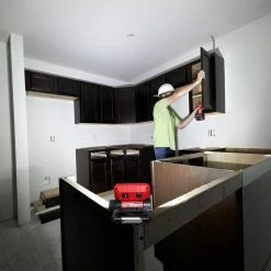 MILWAUKEE REDLITHIUM™ 3.0Ah USB Folding Flood Light Kit L4FFL-301 -GORILLA SHOP unnamed file 612