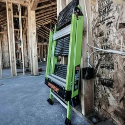 LITTLE GIANT Fibreglass Jumbo Step W. Handrail 11933 35 LITTLE GIANT Fibreglass Jumbo Step W. Handrail 11933 -GORILLA SHOP unnamed file 823