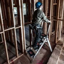 LITTLE GIANT Safety Step 4 - With Bar 10410BA440 -GORILLA SHOP unnamed file 114