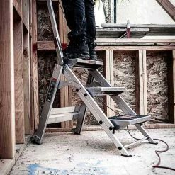 LITTLE GIANT Safety Step 3 - With Bar 10310BA440 -GORILLA SHOP unnamed file 124