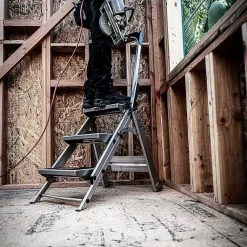 LITTLE GIANT Safety Step 3 - With Bar 10310BA440 -GORILLA SHOP unnamed file 129