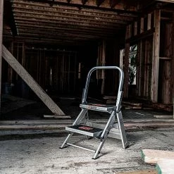 LITTLE GIANT Safety Step 2 - With Bar 10210BA440 -GORILLA SHOP unnamed file 160